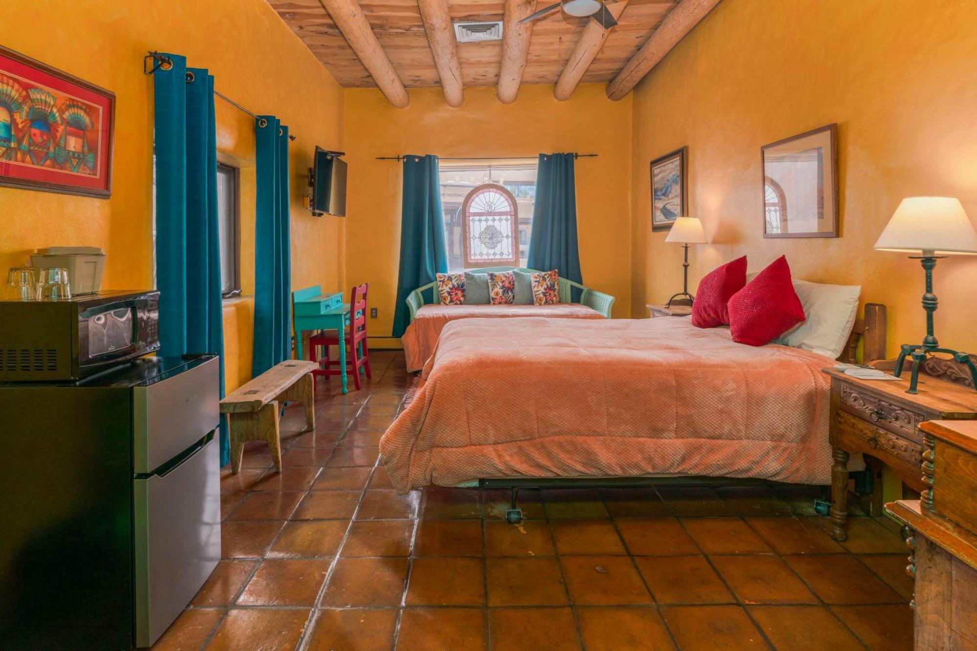 Casa Benavides Inn Τάος Εξωτερικό φωτογραφία